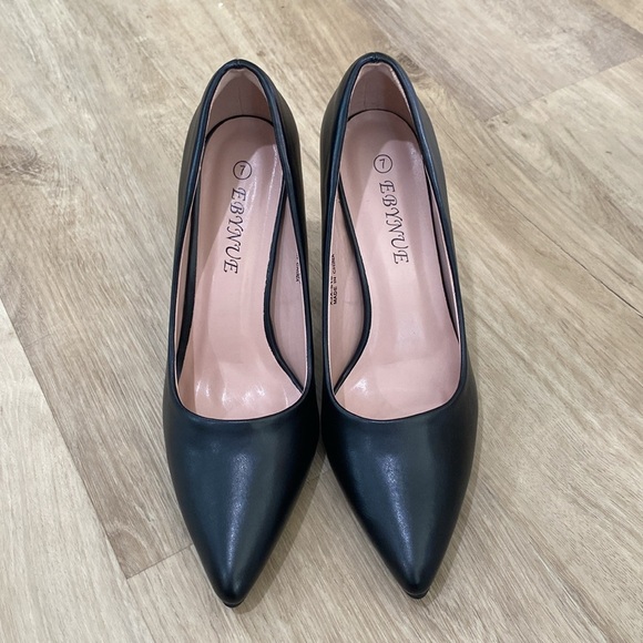 NEW Women’s Ebynue Pointed Toe Pumps - Picture 2 of 4